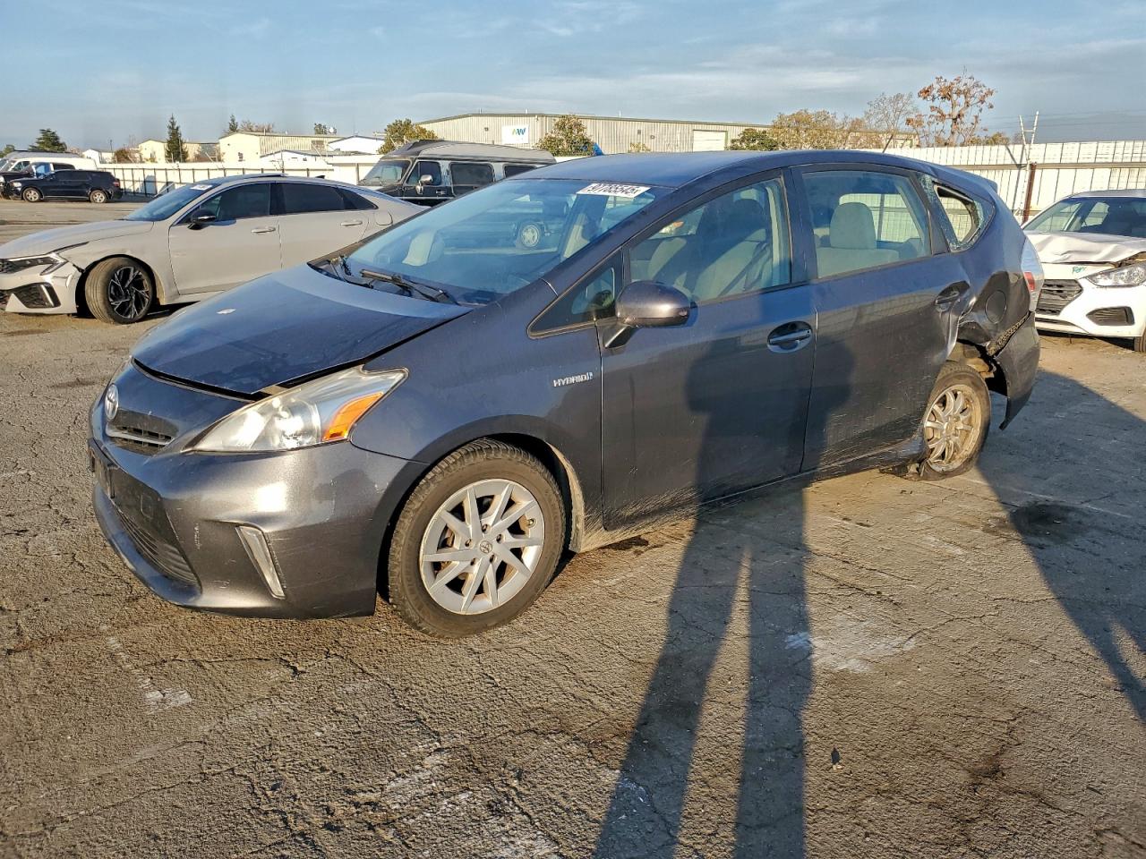 TOYOTA PRIUS V 2012