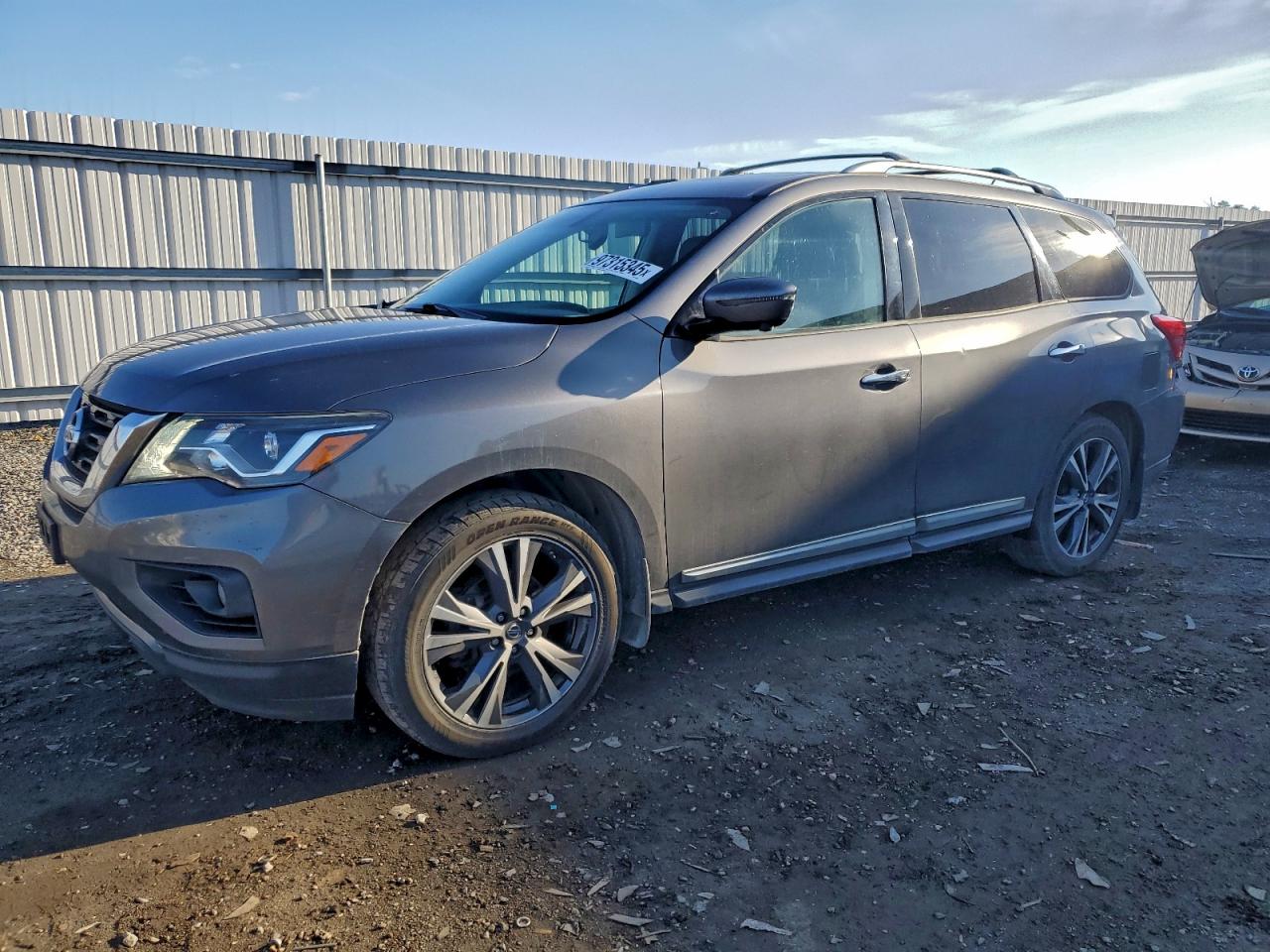 NISSAN PATHFINDER 2017