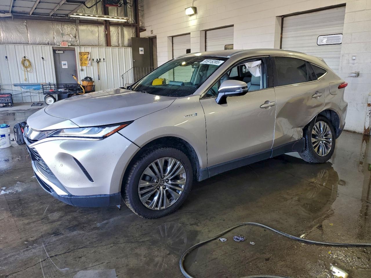 TOYOTA VENZA LE 2021