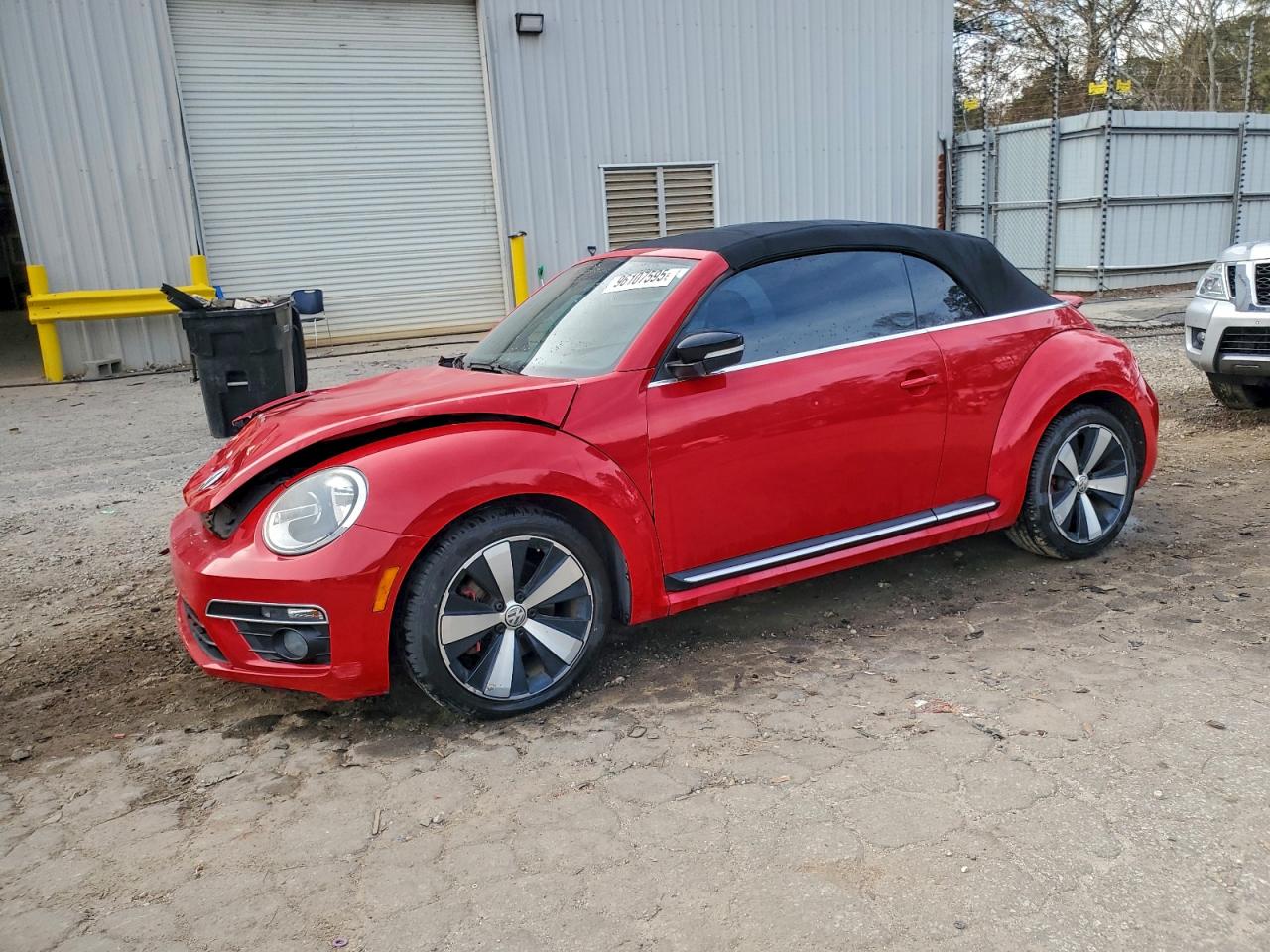 VOLKSWAGEN BEETLE 2013