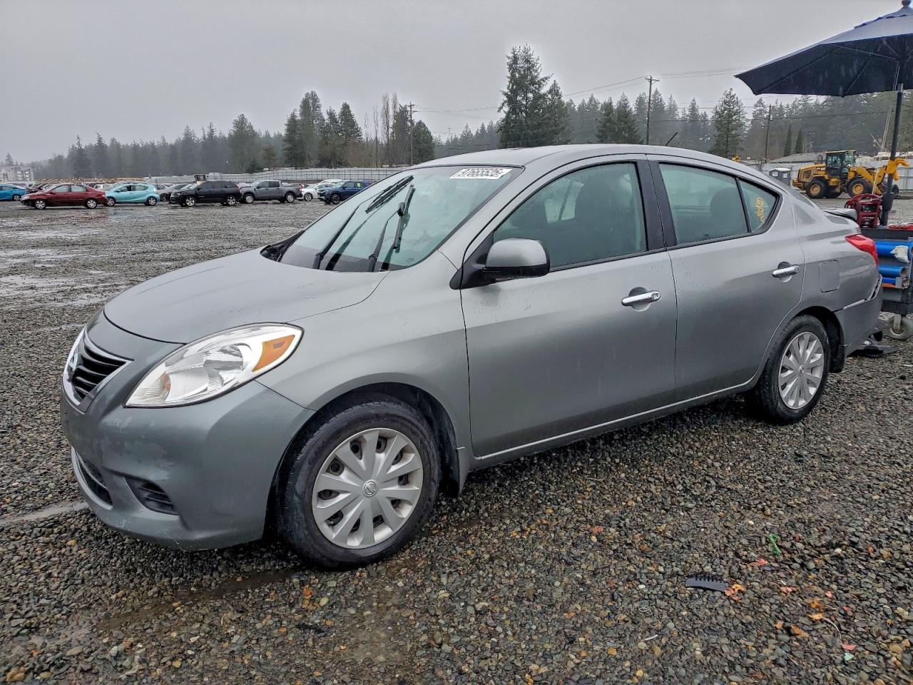 NISSAN VERSA 2013