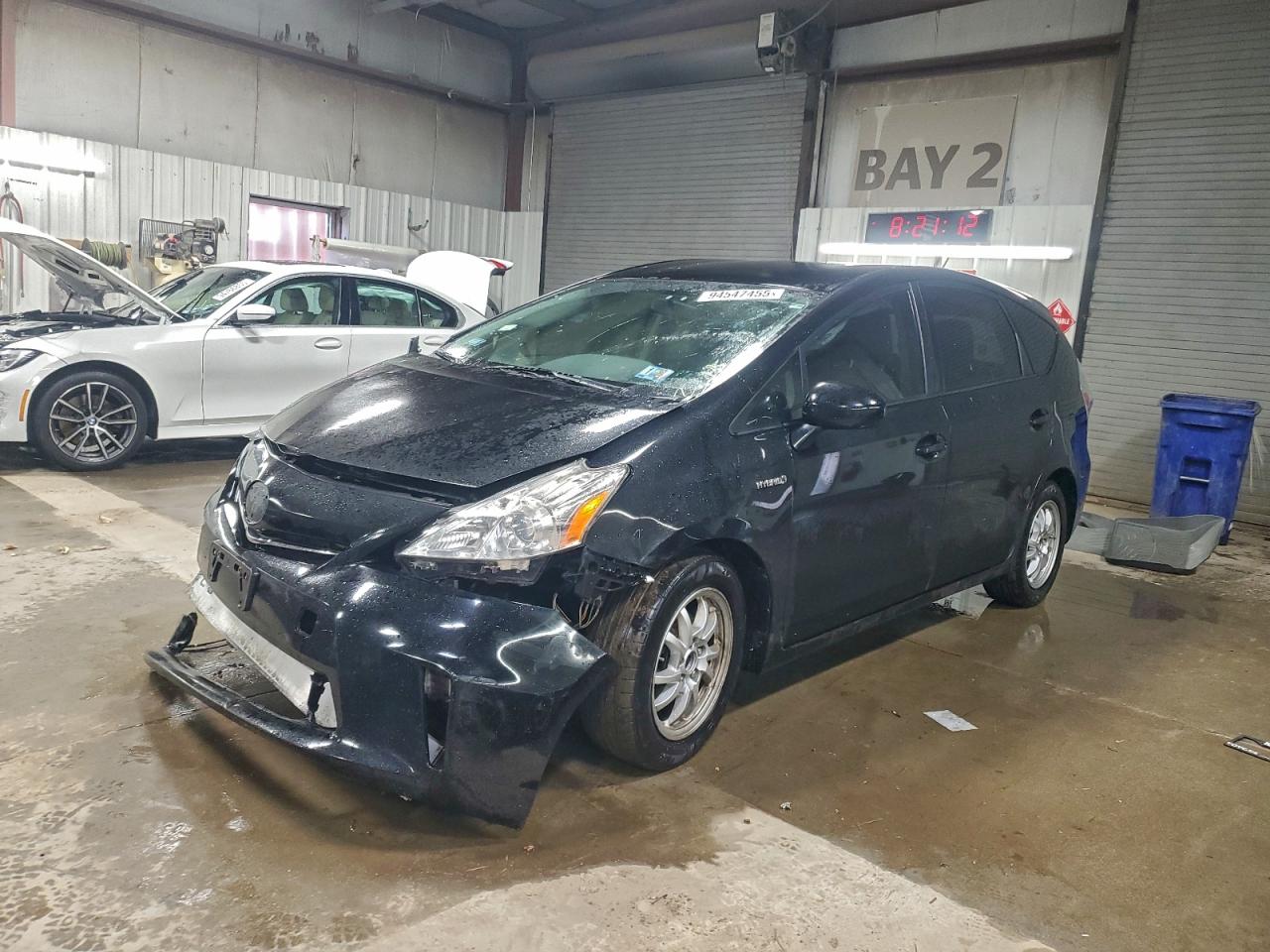 TOYOTA PRIUS V 2014