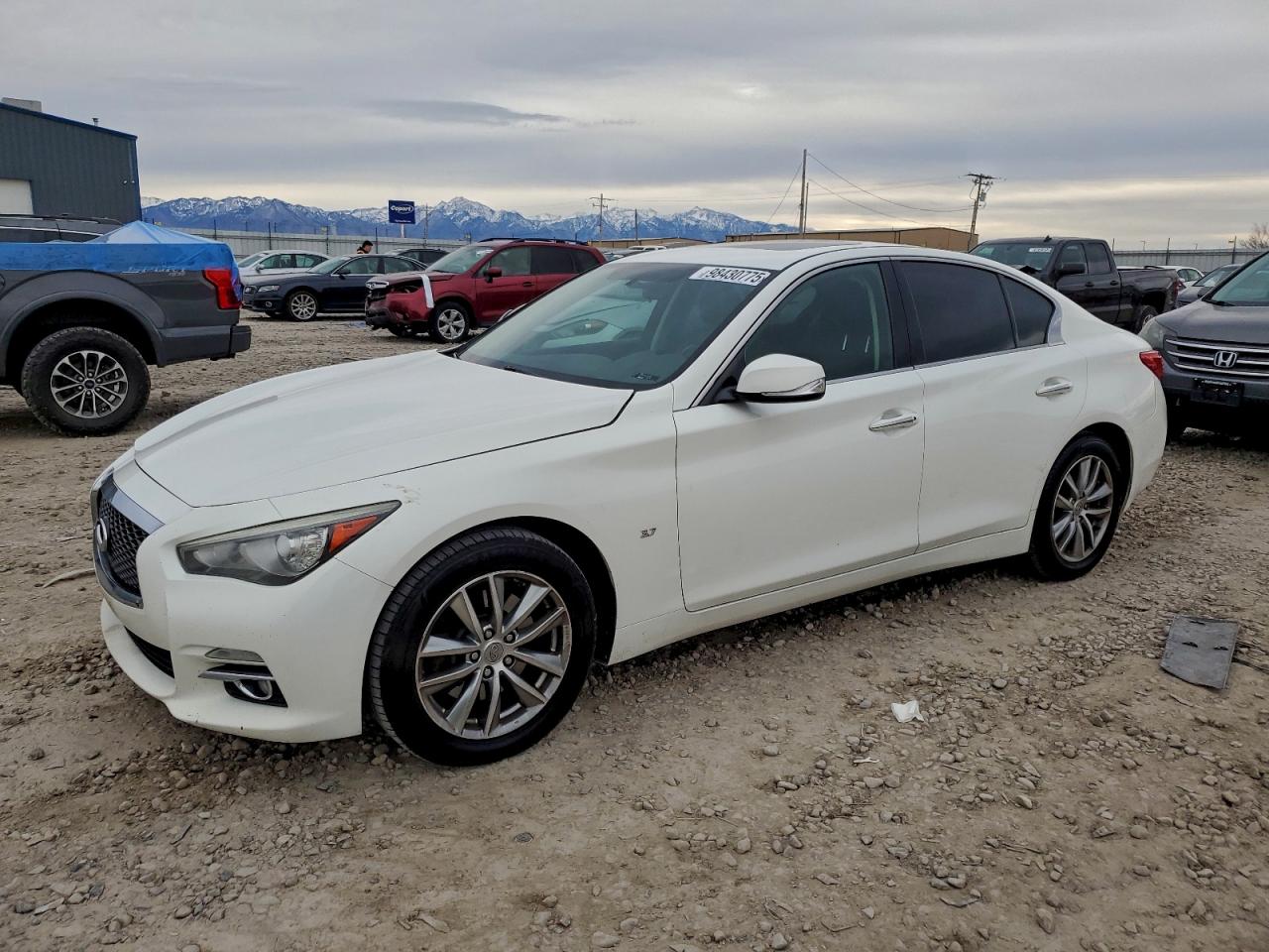 INFINITI Q50 BASE 2014