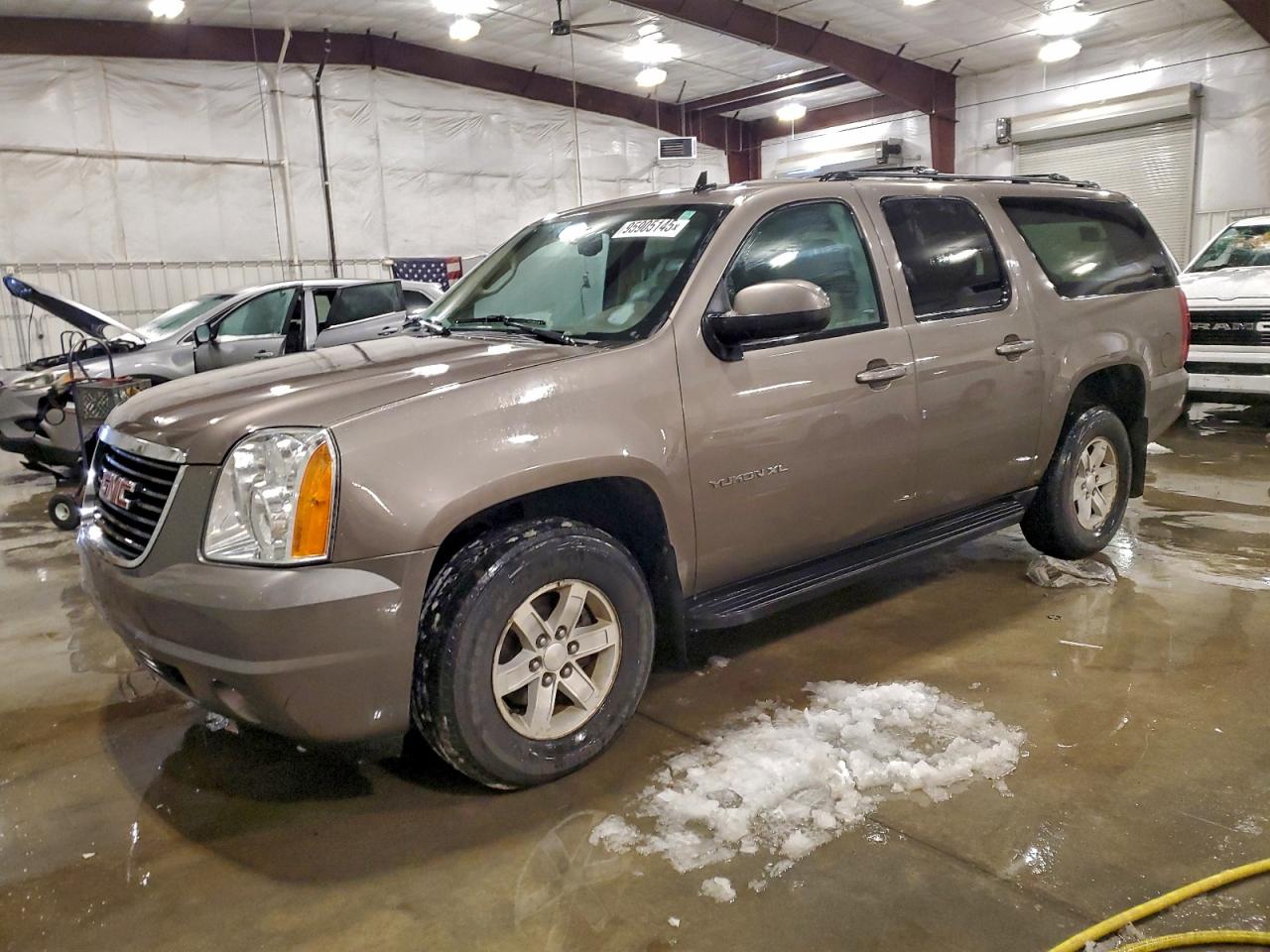 GMC YUKON XL 2013