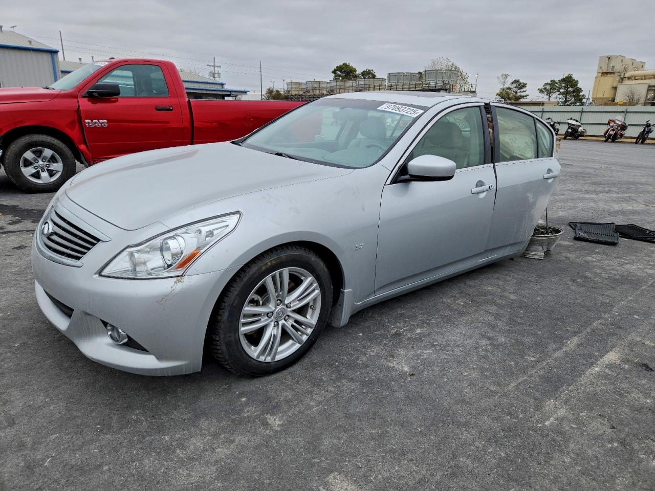 INFINITI Q40 2015
