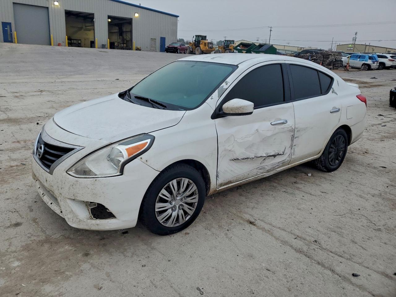 NISSAN VERSA 2018