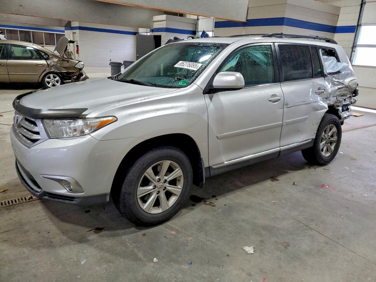 TOYOTA HIGHLANDER 2011