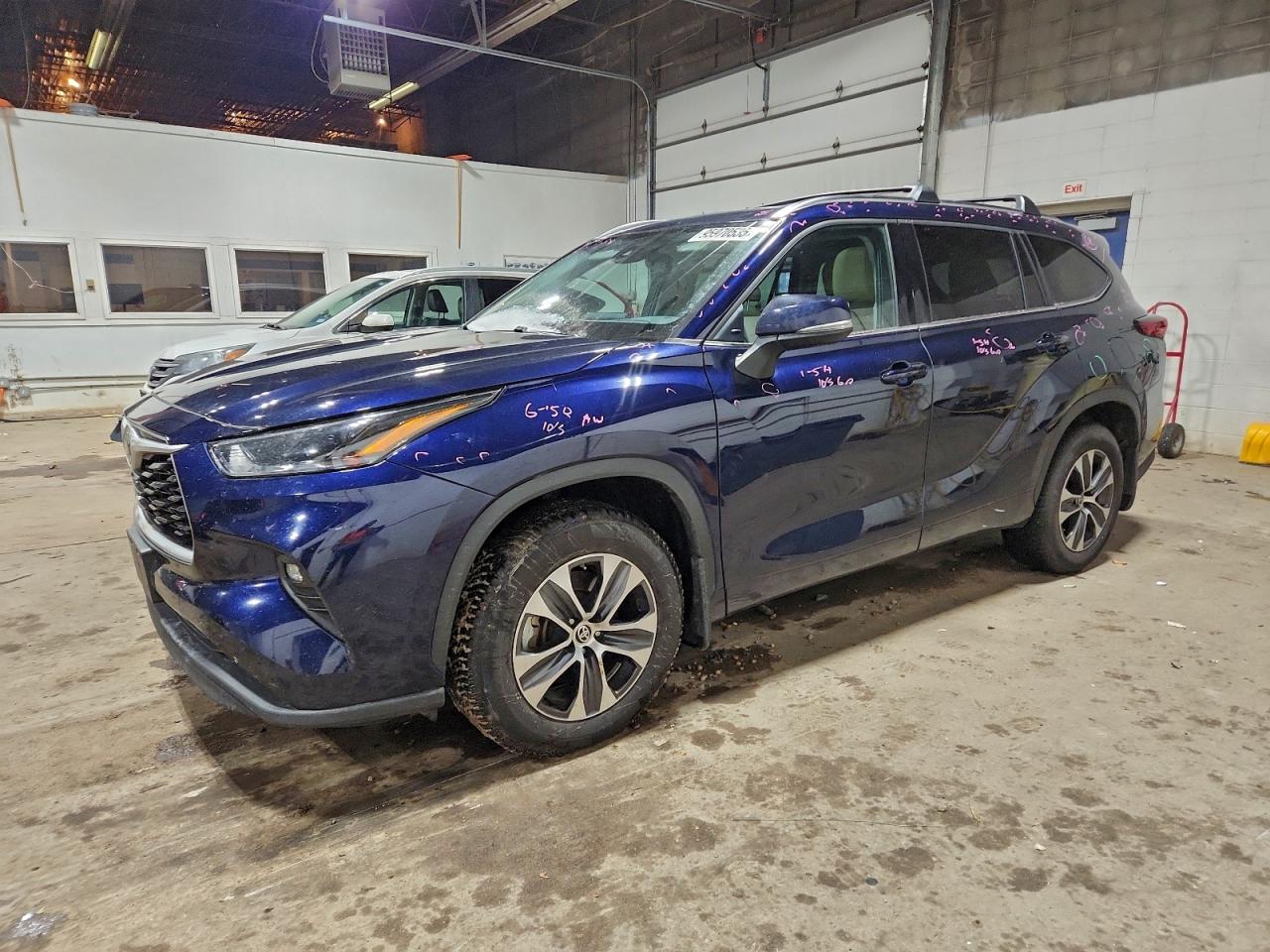 TOYOTA HIGHLANDER 2021
