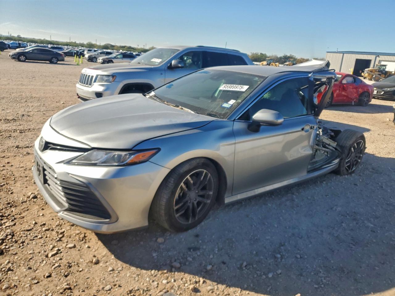 TOYOTA CAMRY LE 2021