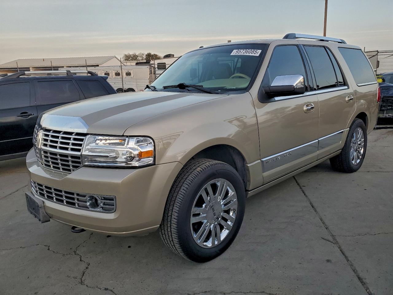 LINCOLN NAVIGATOR 2008