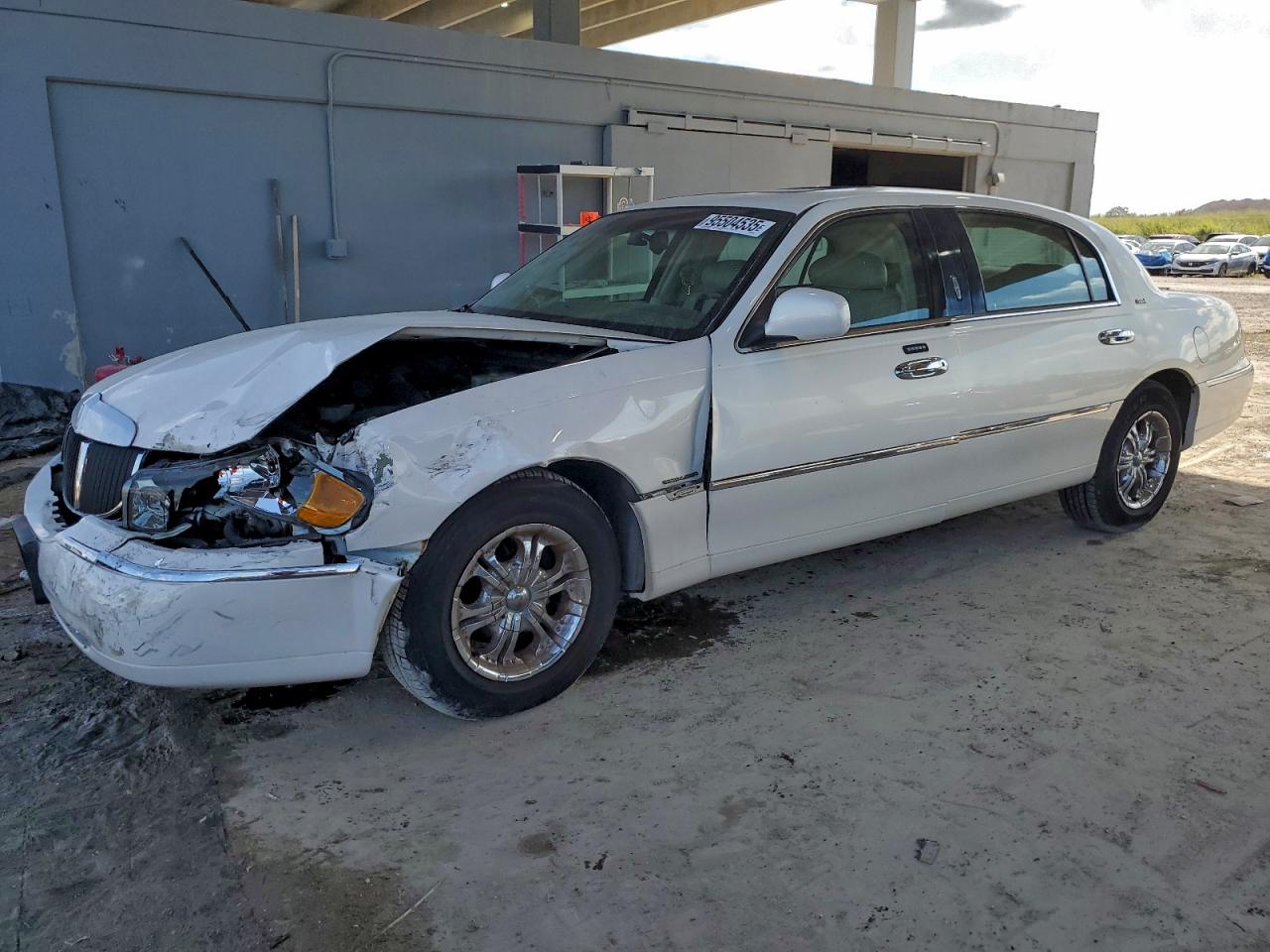 LINCOLN TOWN CAR 2002
