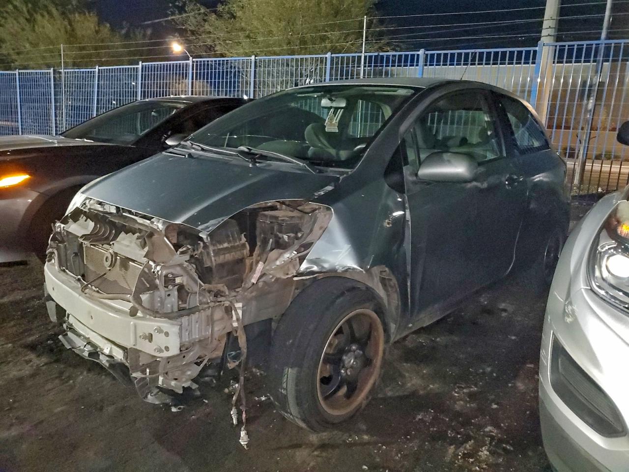 TOYOTA YARIS 2009