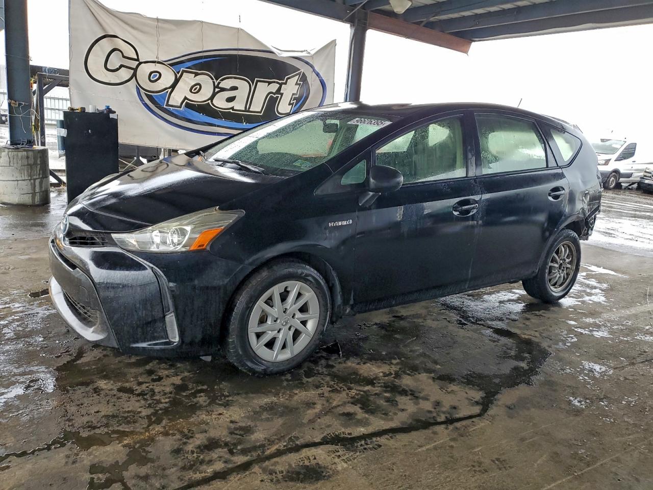 TOYOTA PRIUS V 2015
