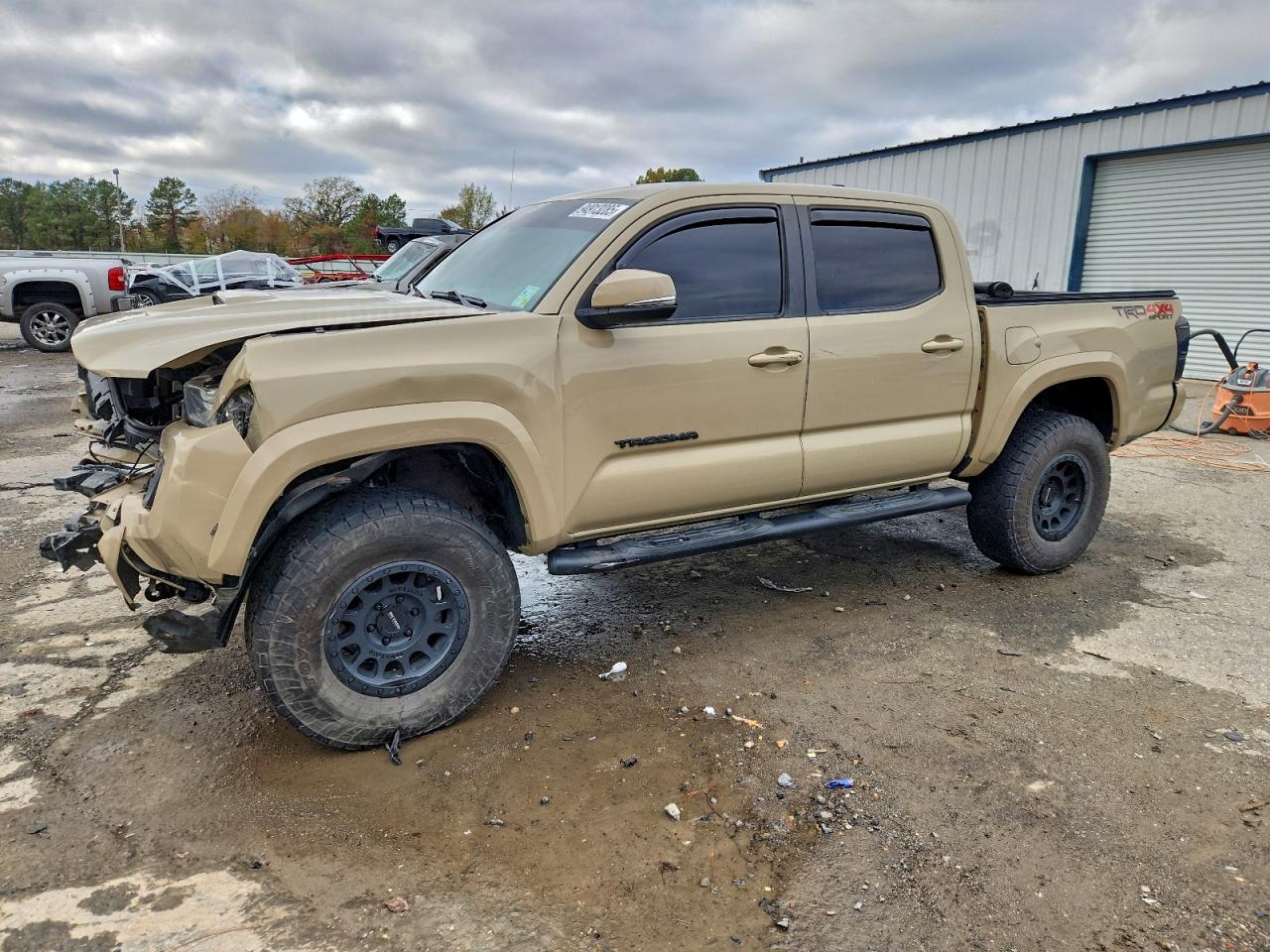 TOYOTA TACOMA 2018