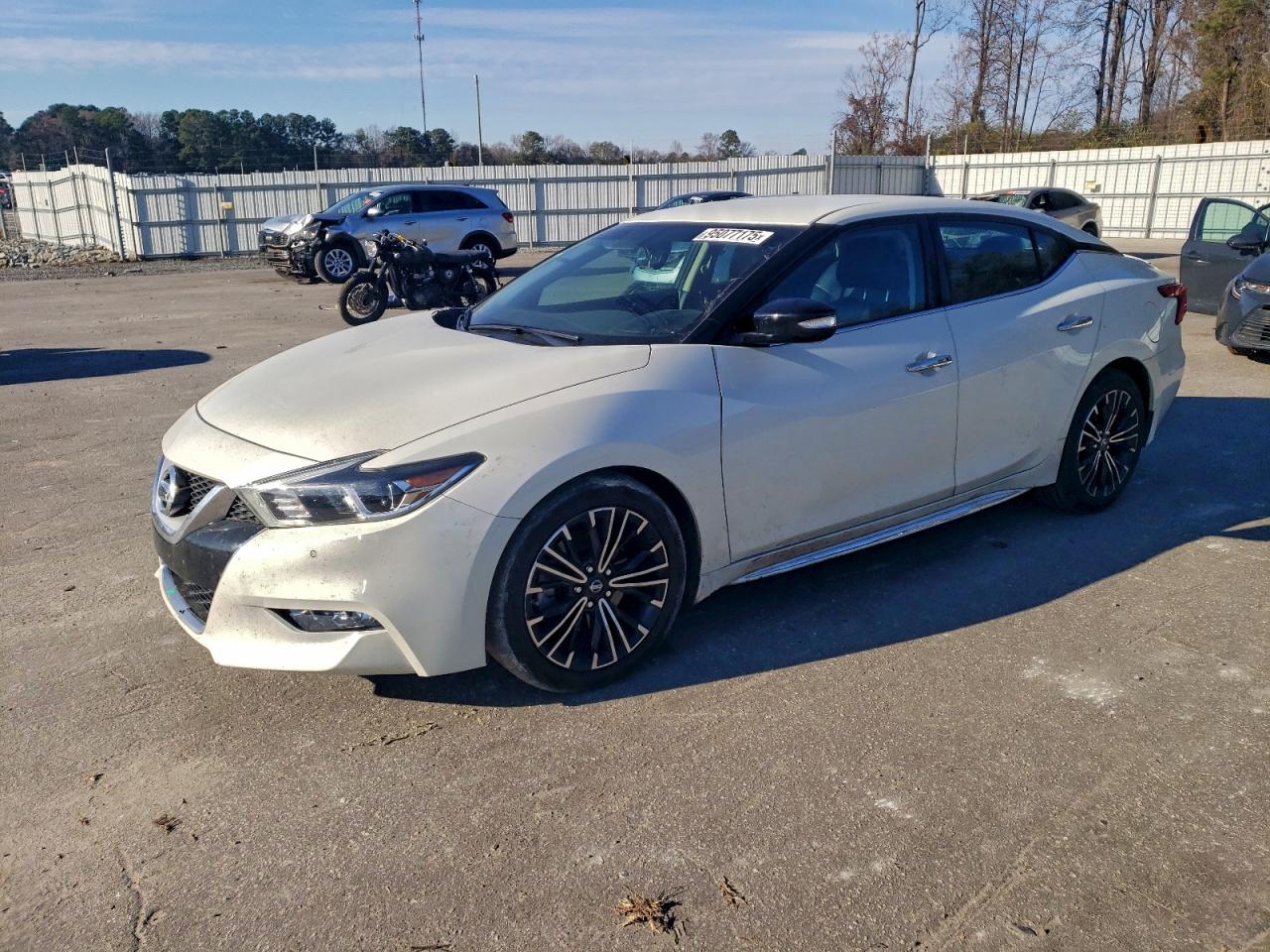 NISSAN MAXIMA 2017