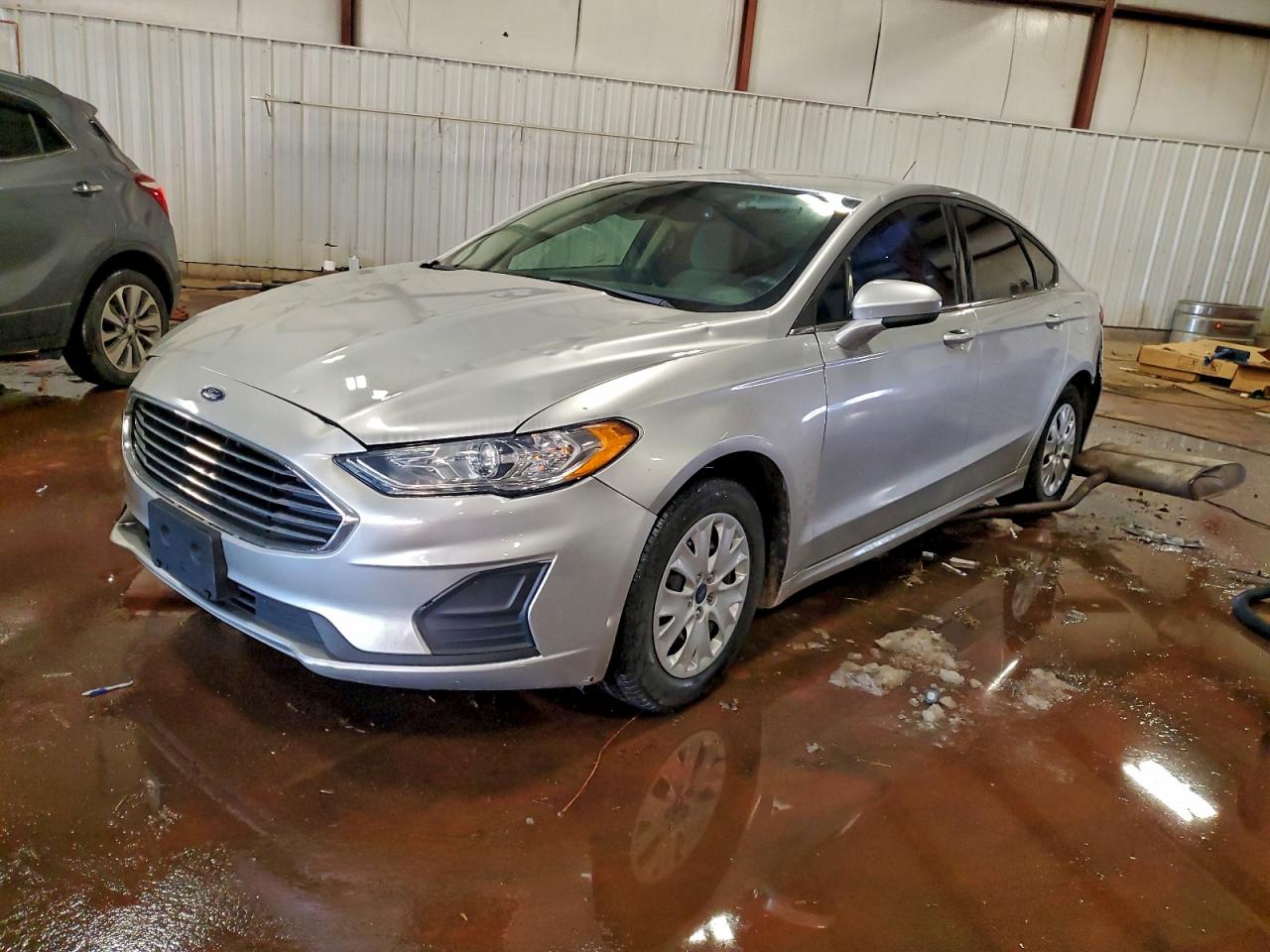 FORD FUSION S 2019