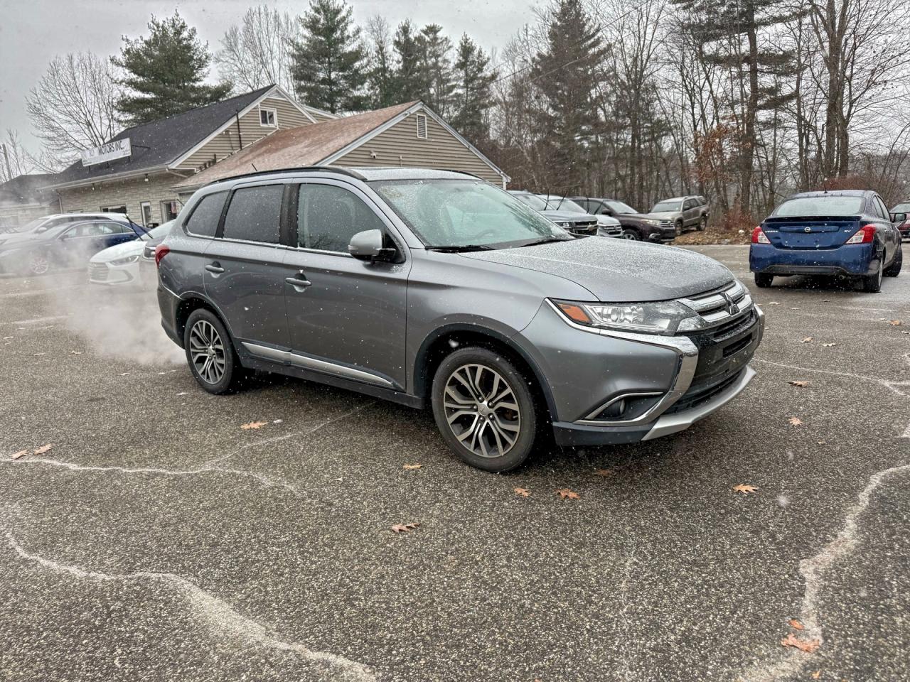MITSUBISHI OUTLANDER 2016