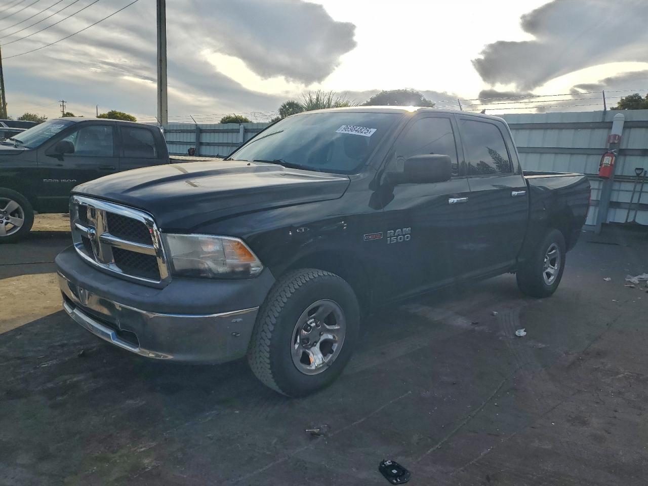 RAM 1500 SLT 2015