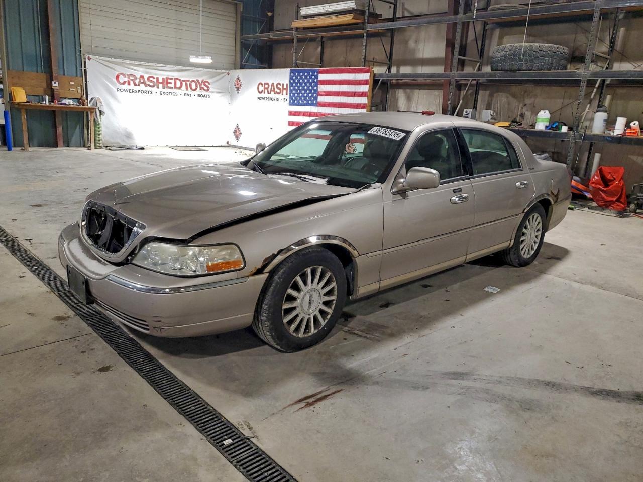 LINCOLN TOWN CAR E 2003