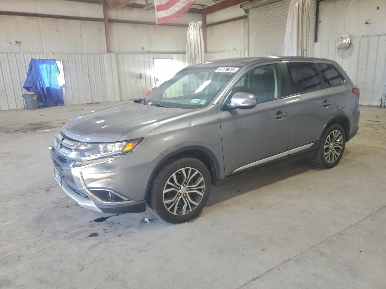 MITSUBISHI OUTLANDER 2016