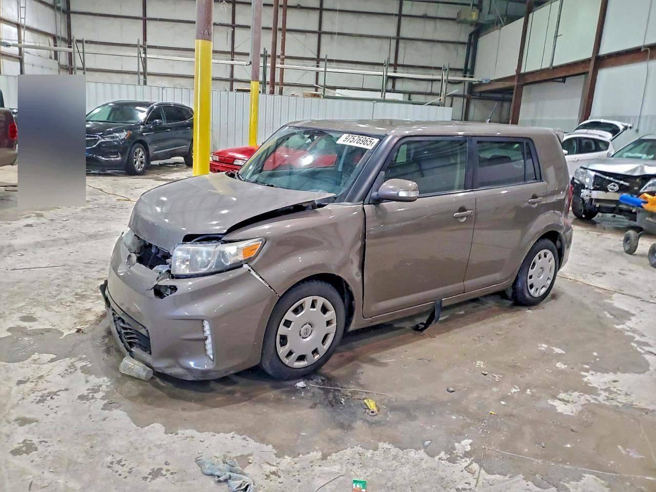 SCION XB 2013