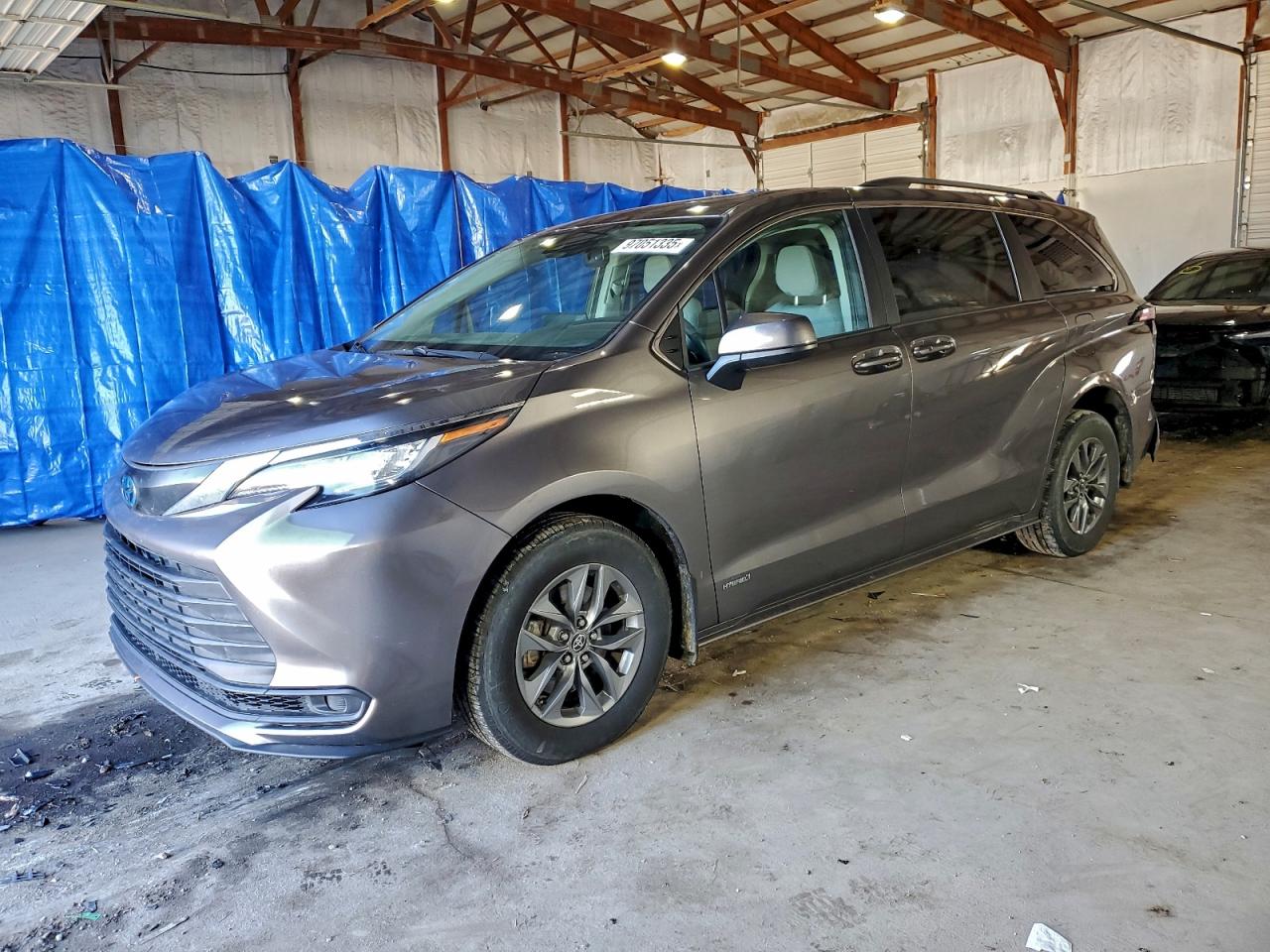TOYOTA SIENNA LE 2021