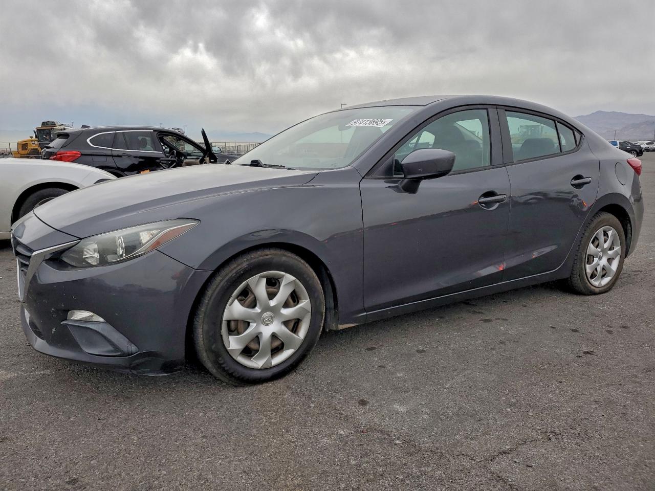 MAZDA 3 2015
