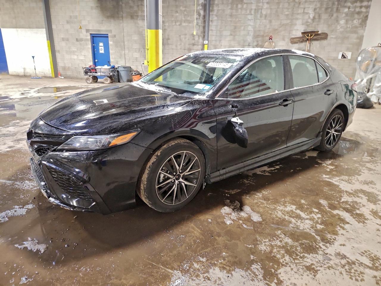 TOYOTA CAMRY 2024