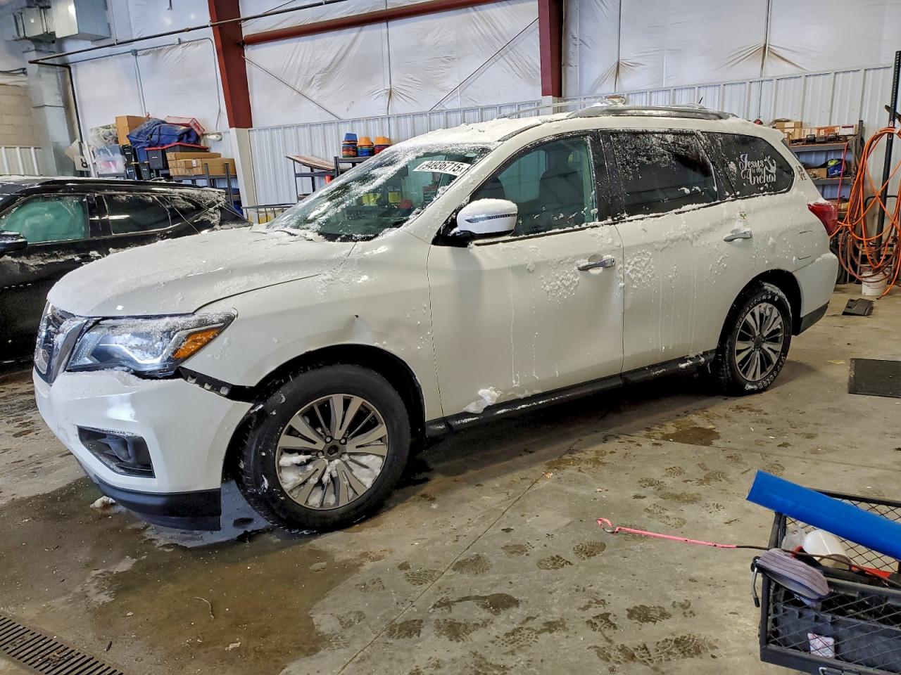 NISSAN PATHFINDER 2017