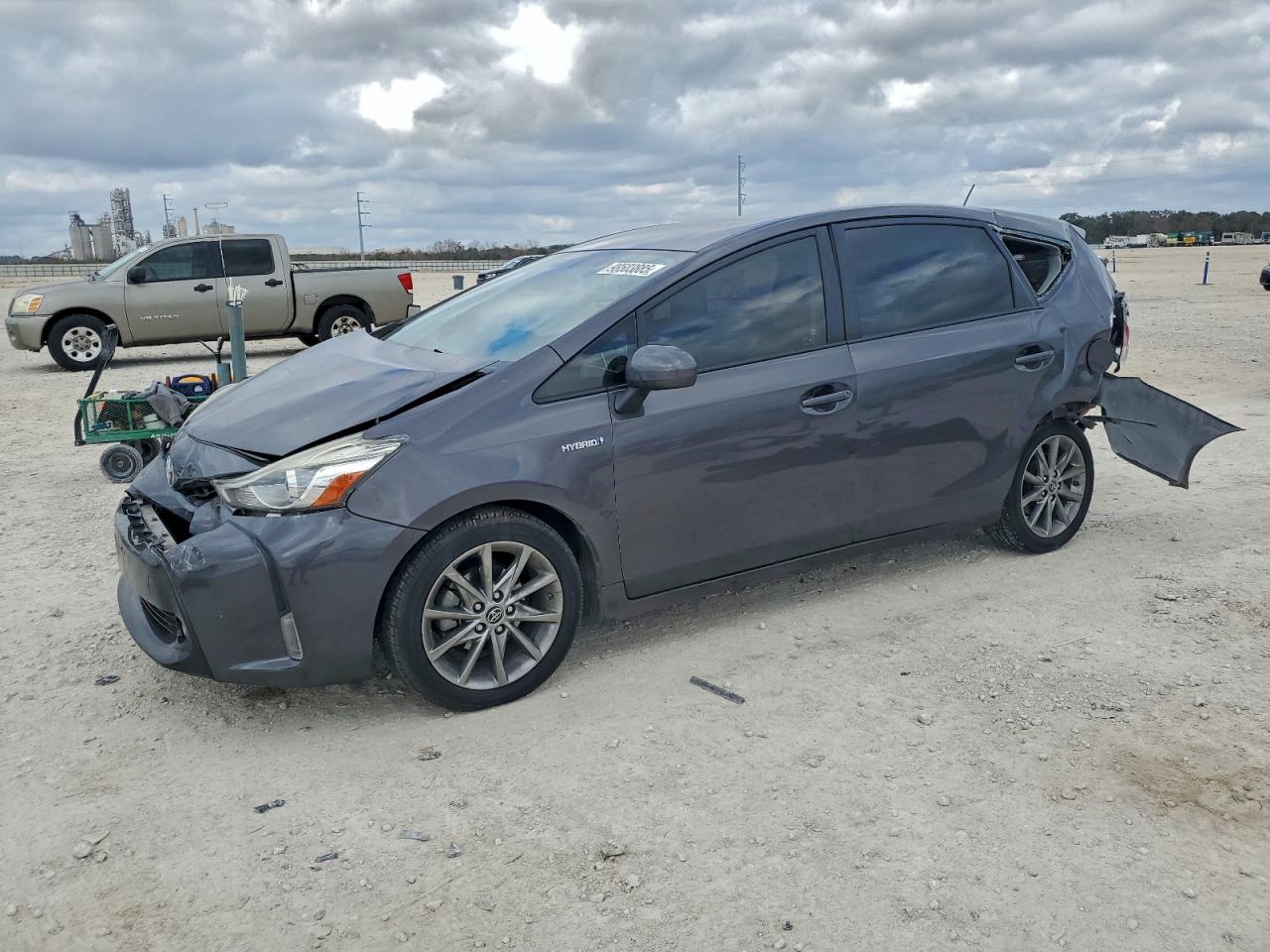 TOYOTA PRIUS V 2015