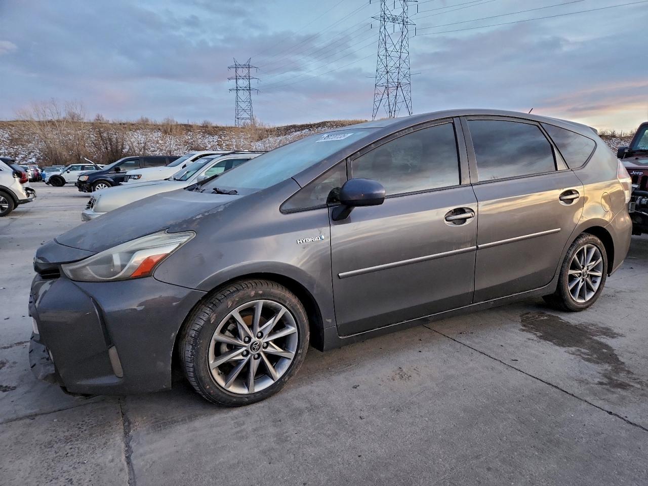 TOYOTA PRIUS V 2015
