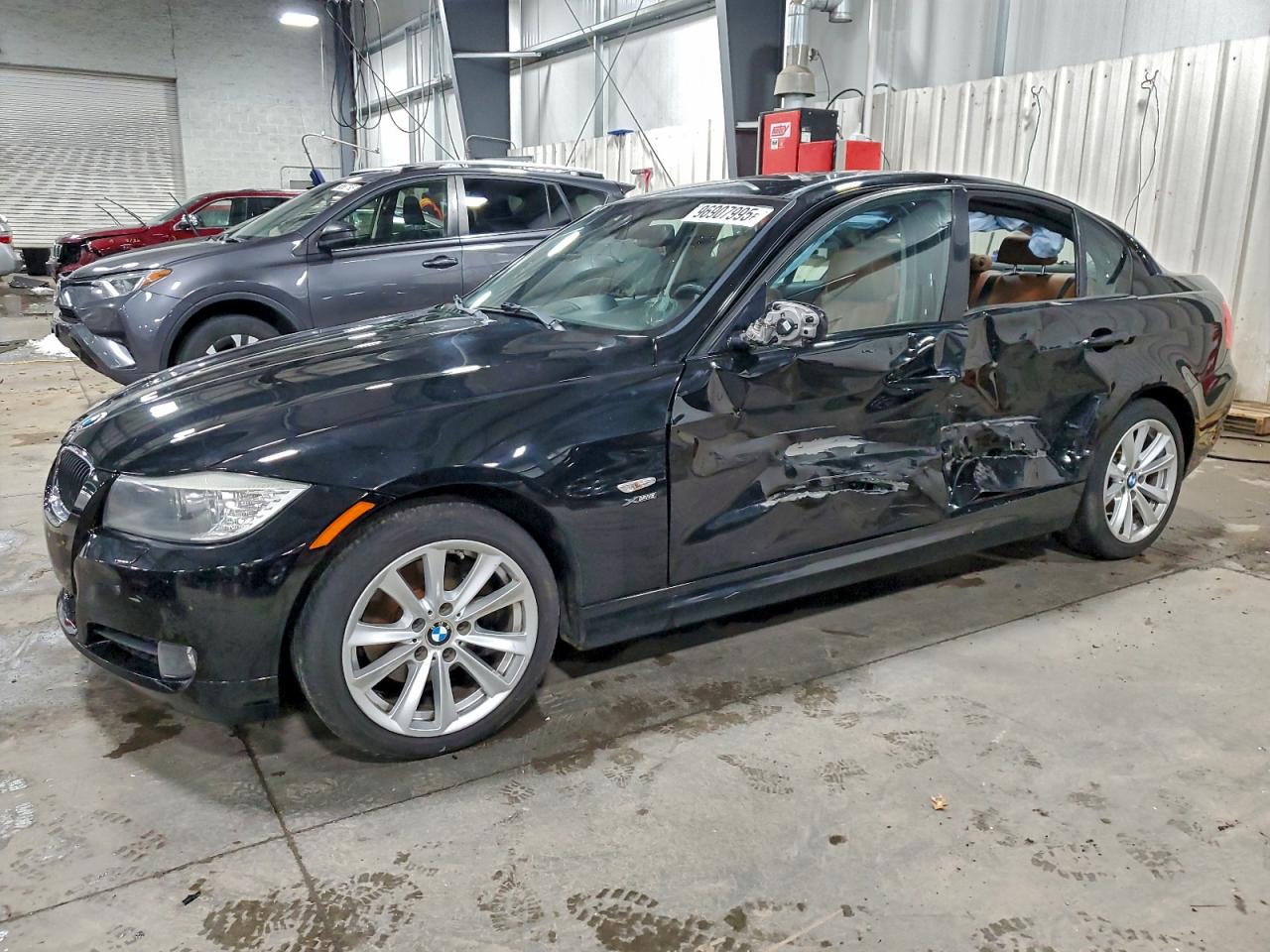 BMW 328 2011