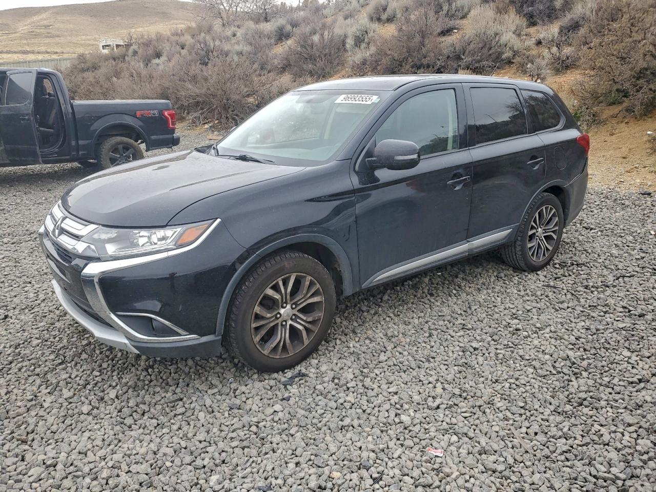 MITSUBISHI OUTLANDER 2016