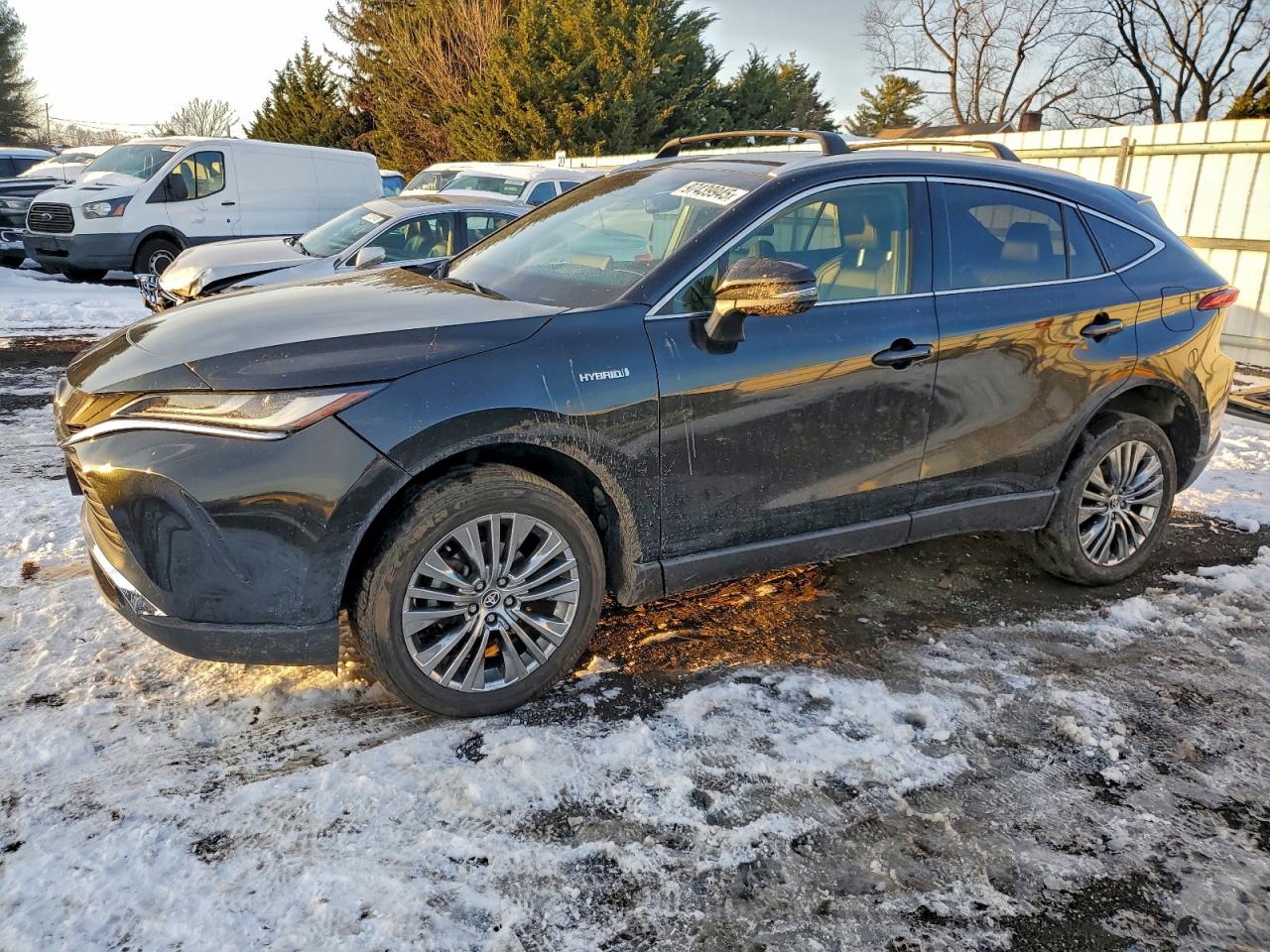 TOYOTA VENZA LE 2021