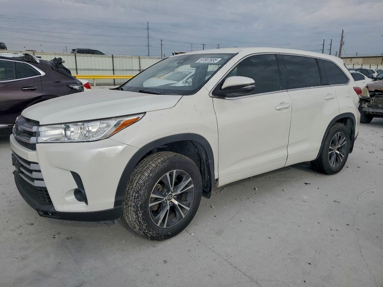TOYOTA HIGHLANDER 2017