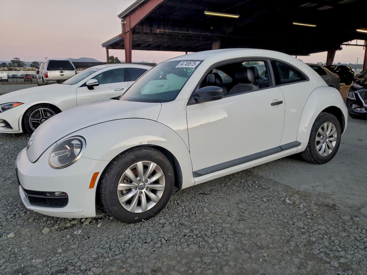 VOLKSWAGEN BEETLE 2015