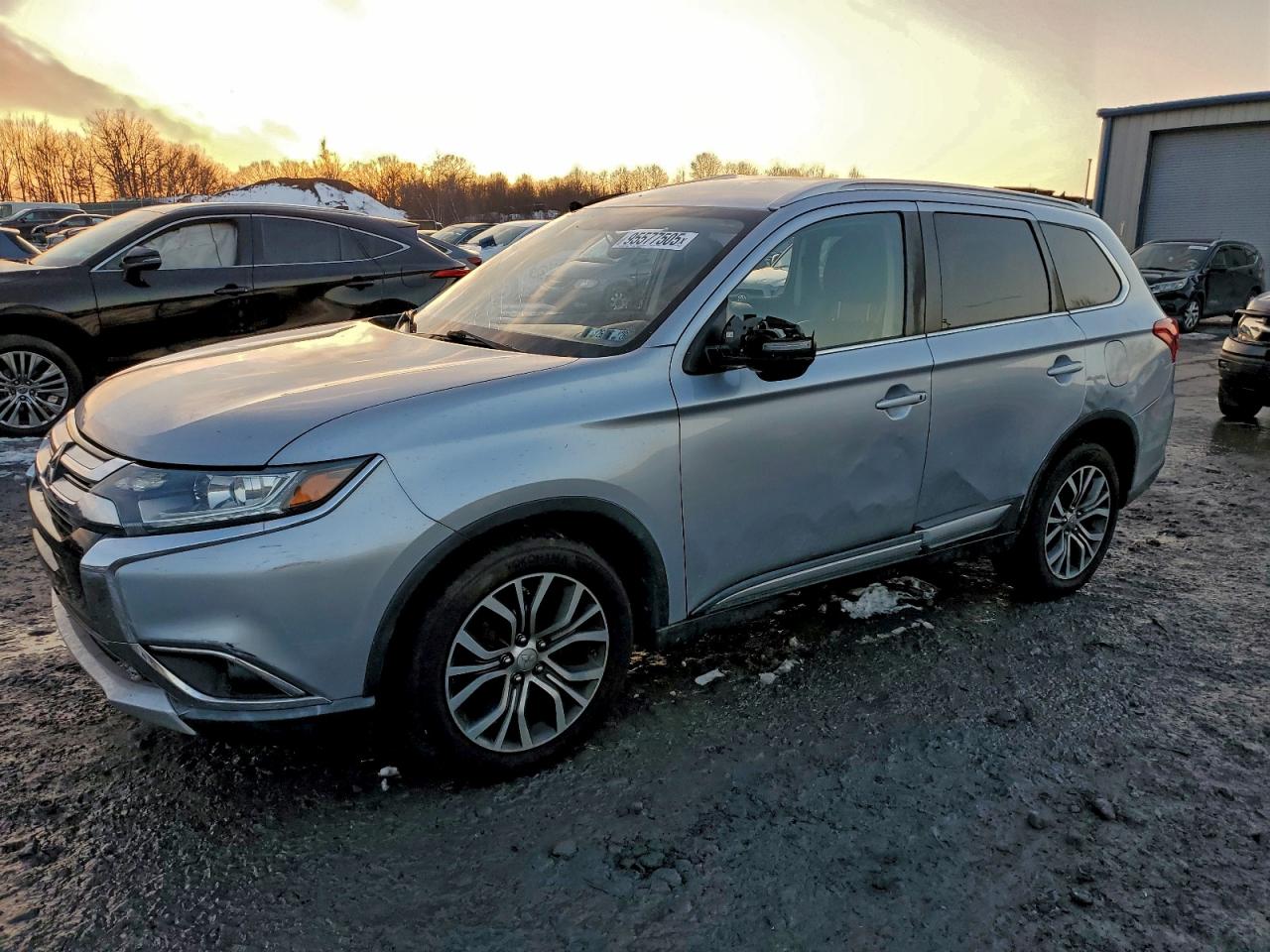MITSUBISHI OUTLANDER 2017