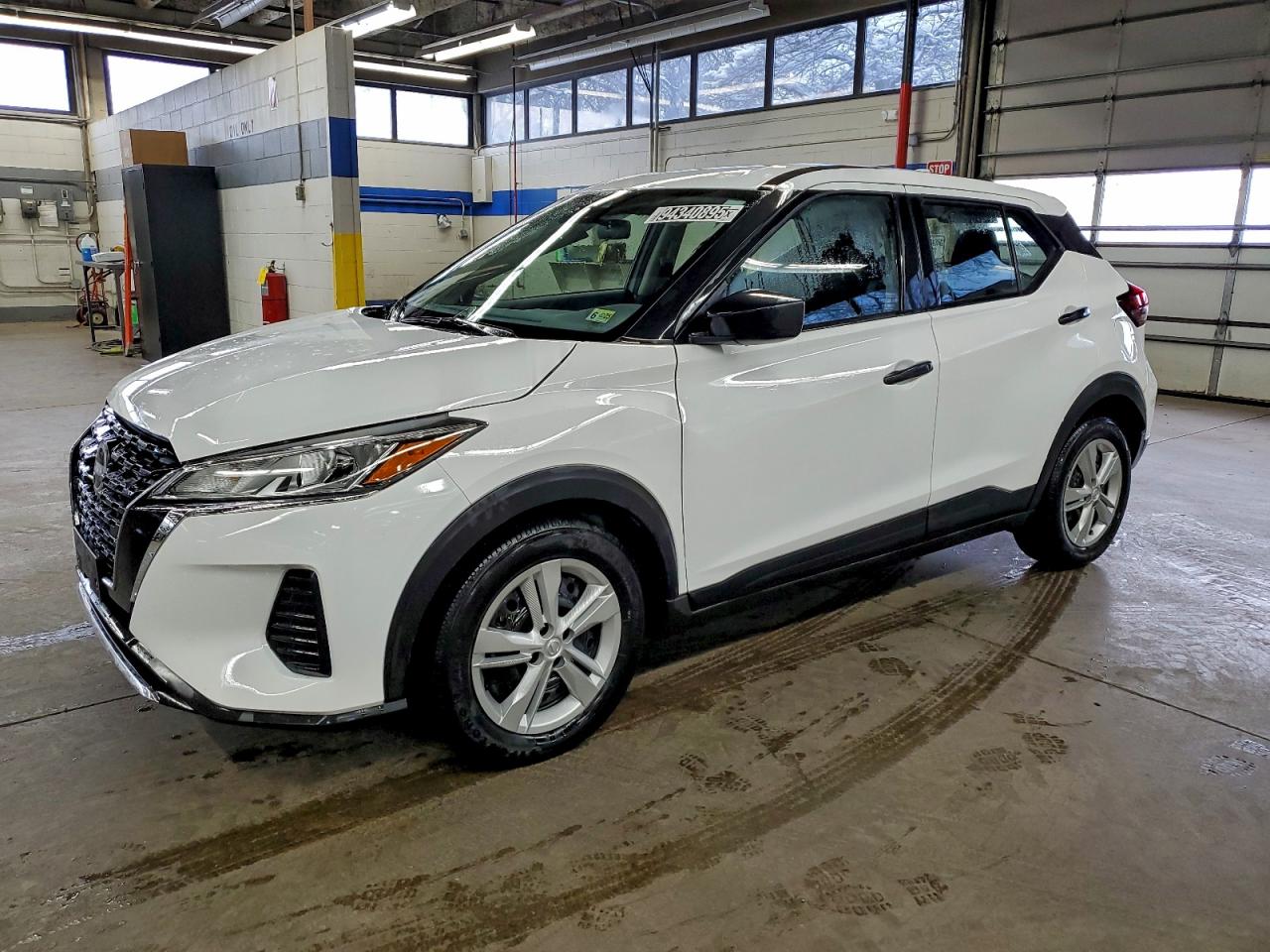 NISSAN KICKS S 2024