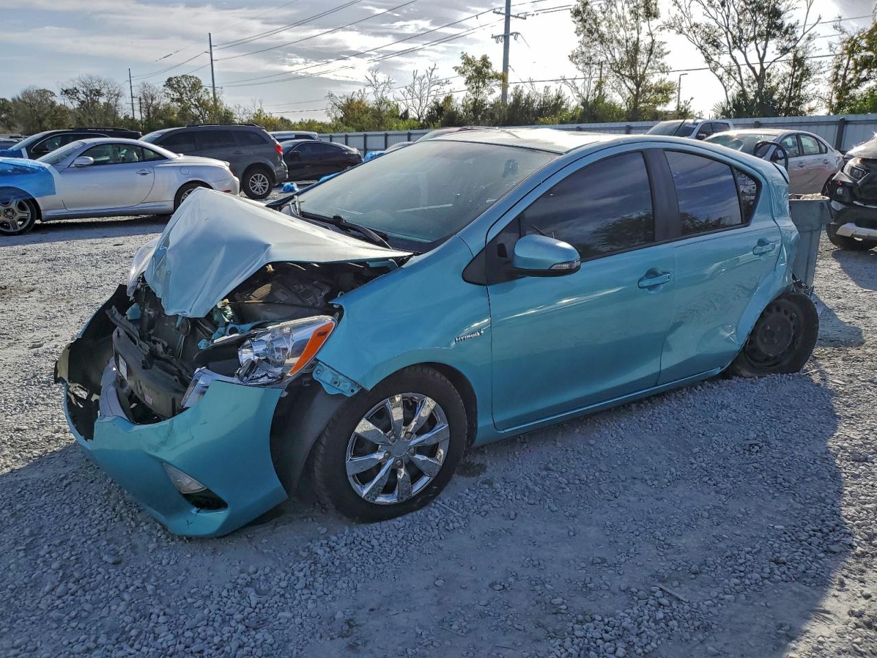 TOYOTA PRIUS C 2013
