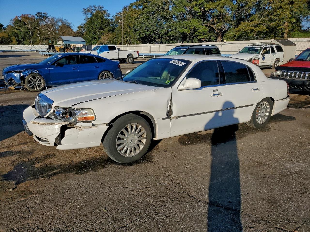 LINCOLN TOWN CAR S 2005