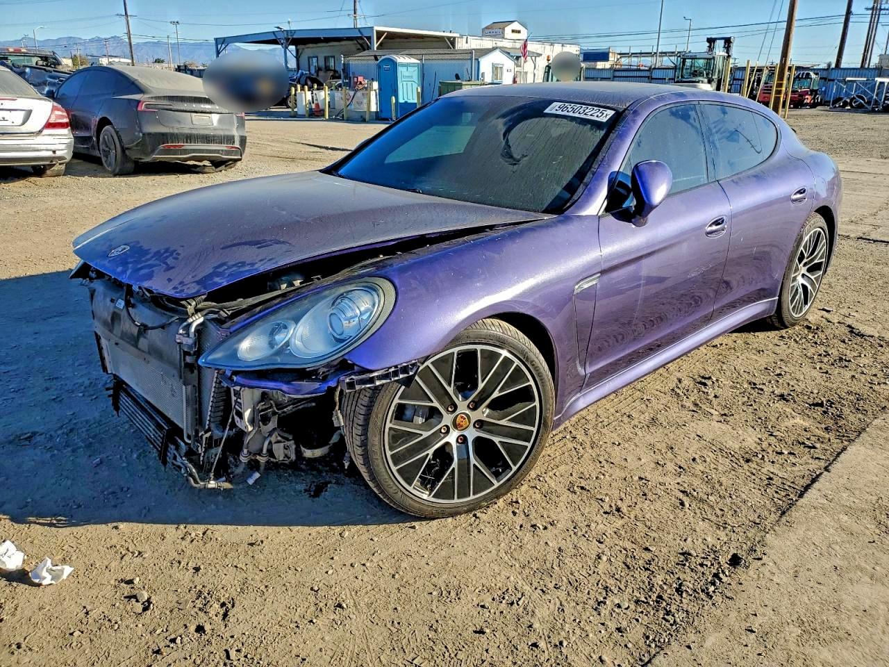 PORSCHE PANAMERA 2011
