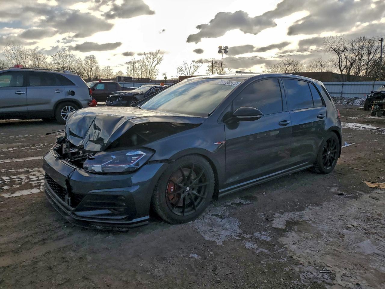 VOLKSWAGEN GTI 2021