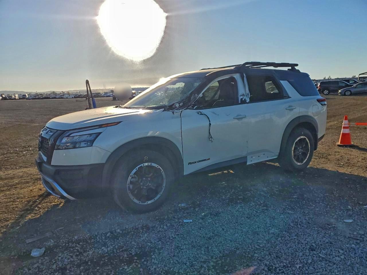 NISSAN PATHFINDER 2024
