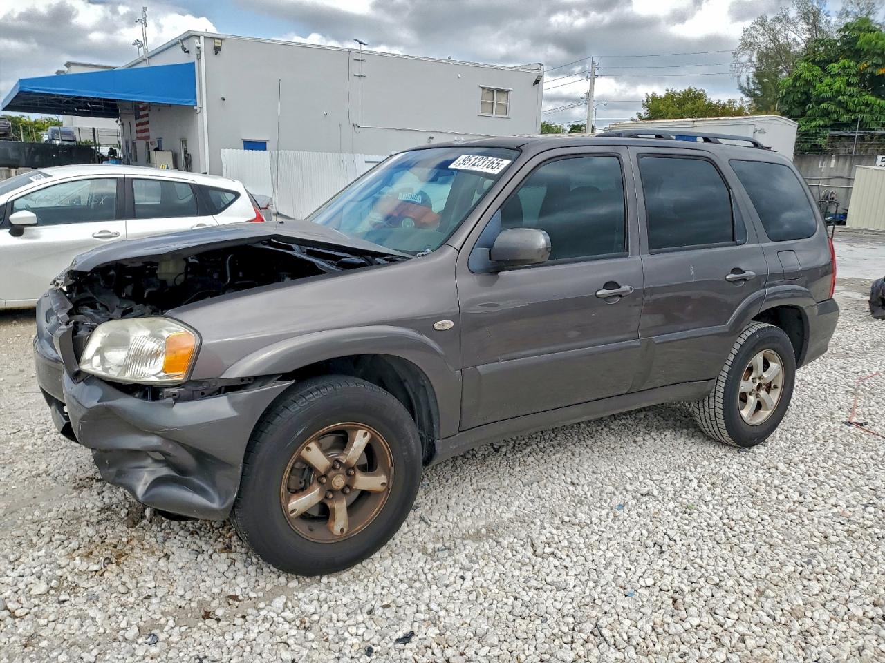 MAZDA TRIBUTE 2005