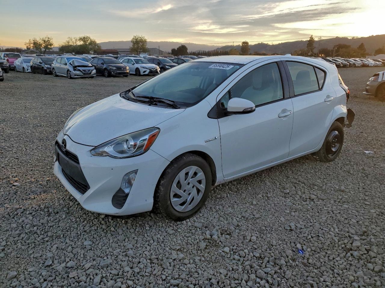 TOYOTA PRIUS C 2016