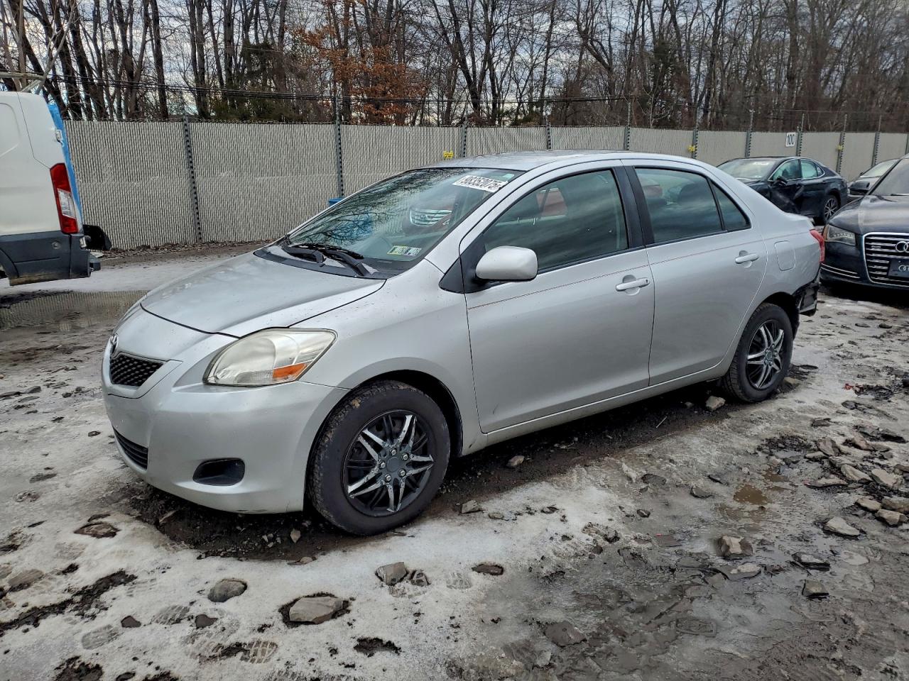 TOYOTA YARIS 2012