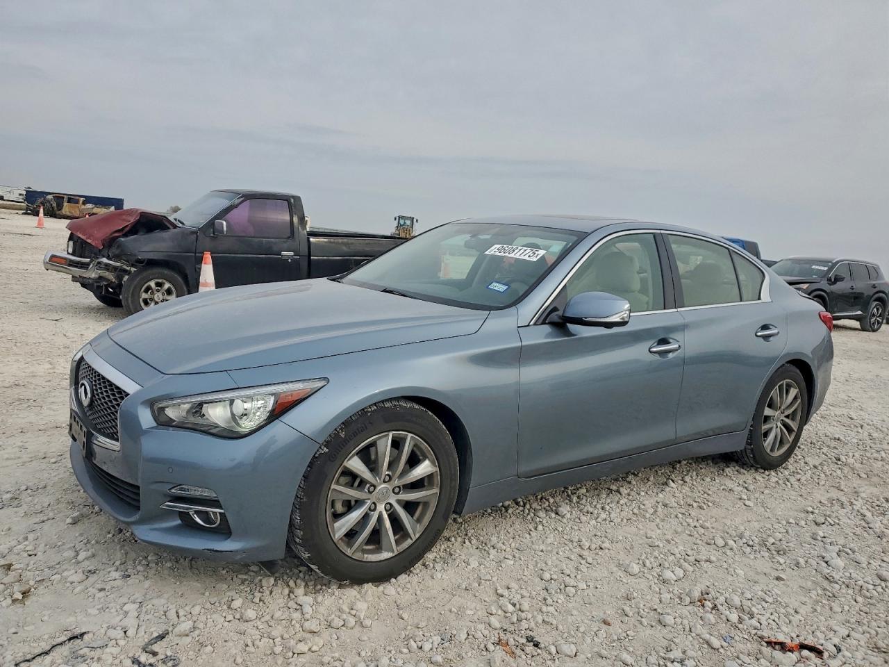 INFINITI Q50 2015