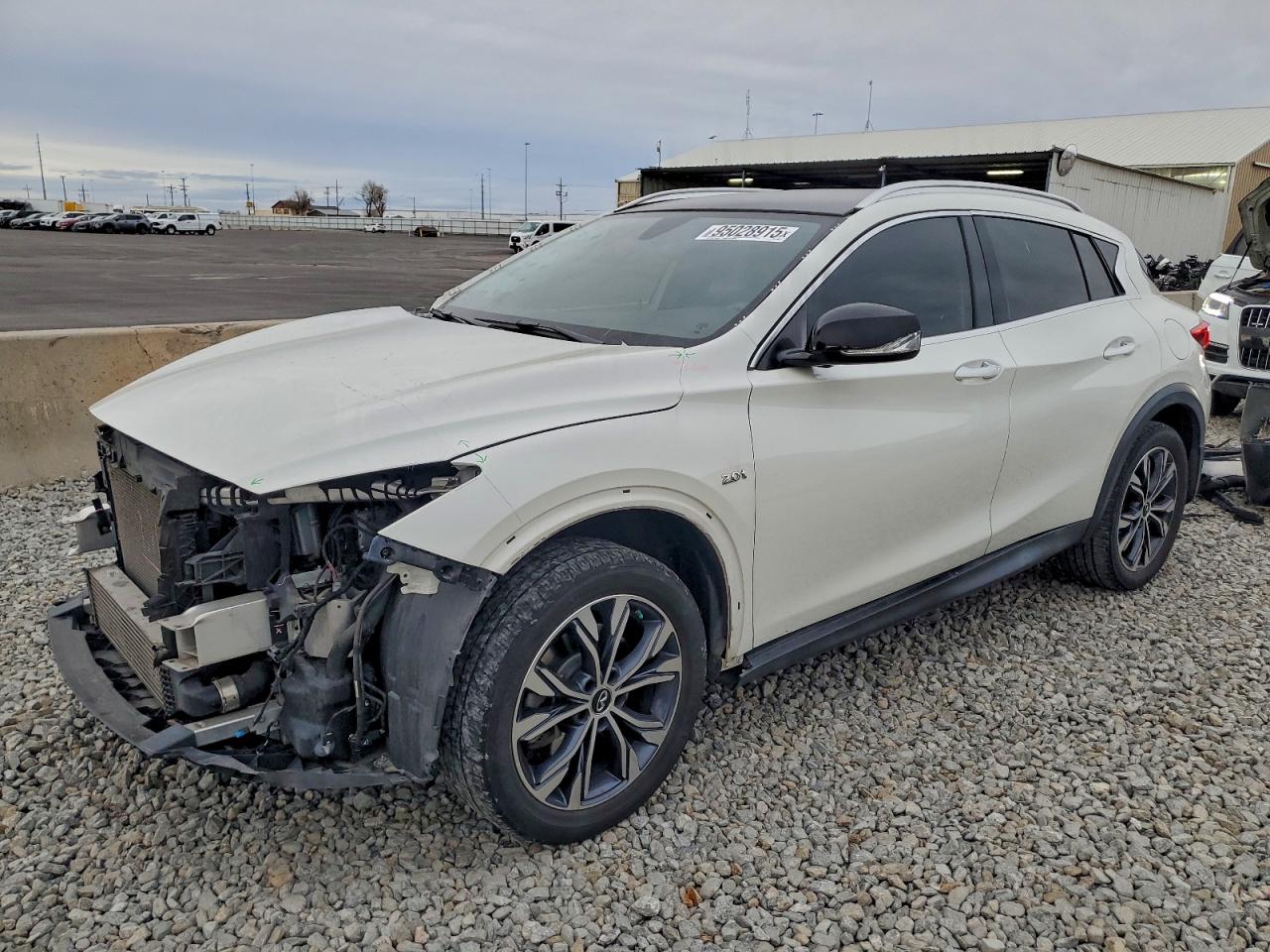 INFINITI QX30 BASE 2017