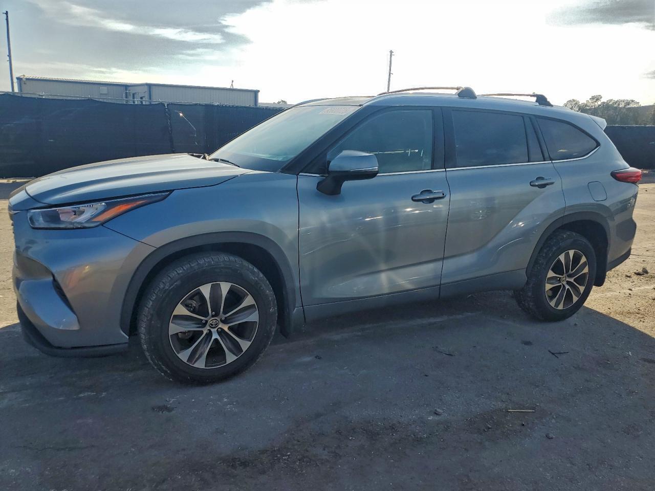 TOYOTA HIGHLANDER 2020