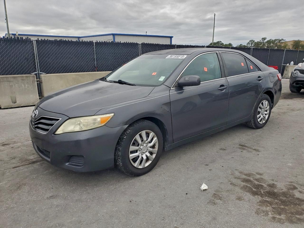 TOYOTA CAMRY BASE 2011